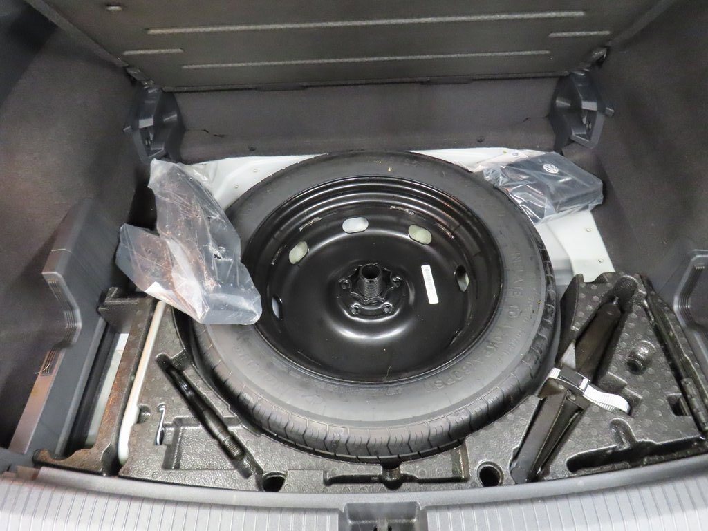 Used 2019 Volkswagen Tiguan SE image 31