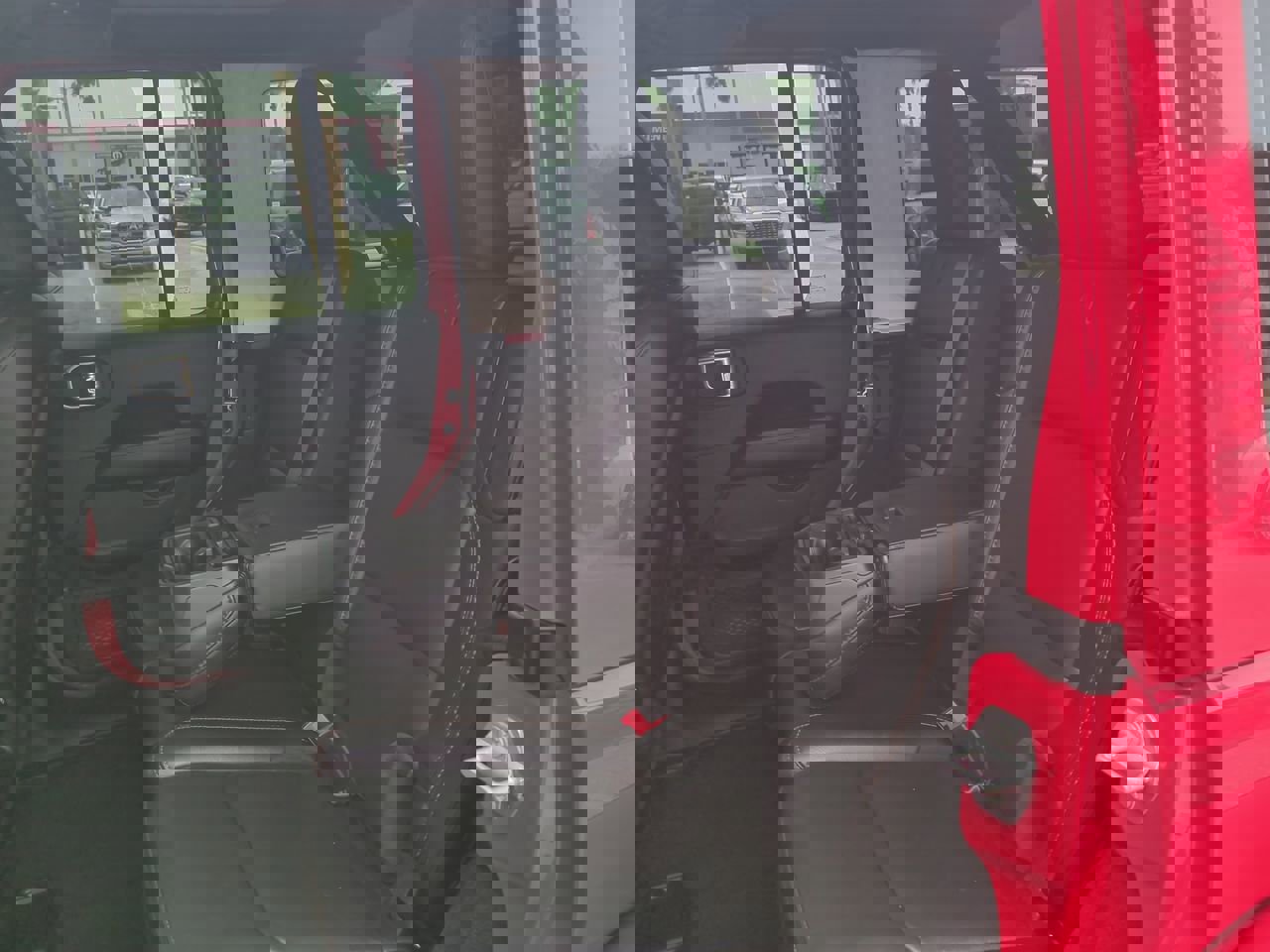 Used 2022 Jeep Wrangler Unlimited Rubicon w/ Xtreme Recon 35" Tire Package image 13