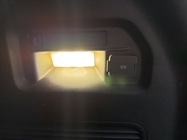 Used 2021 Ford Explorer XLT w/ Equipment Group 202A image 13