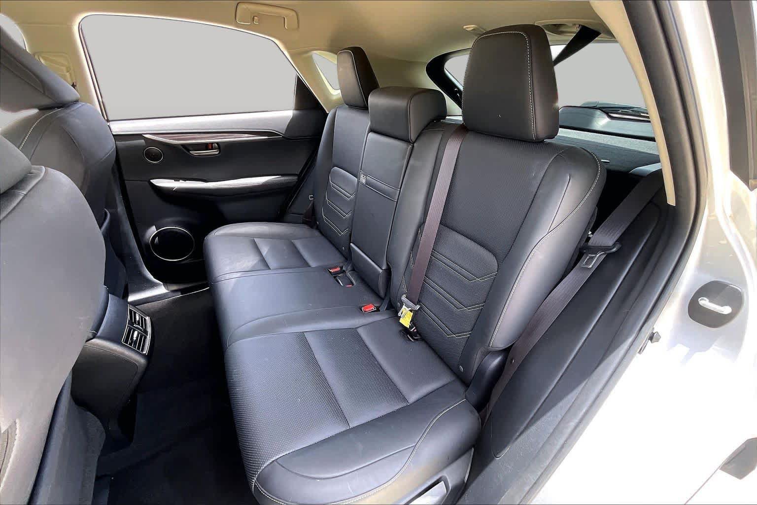 Used 2015 Lexus NX 200t FWD w/ Luxury Package image 18
