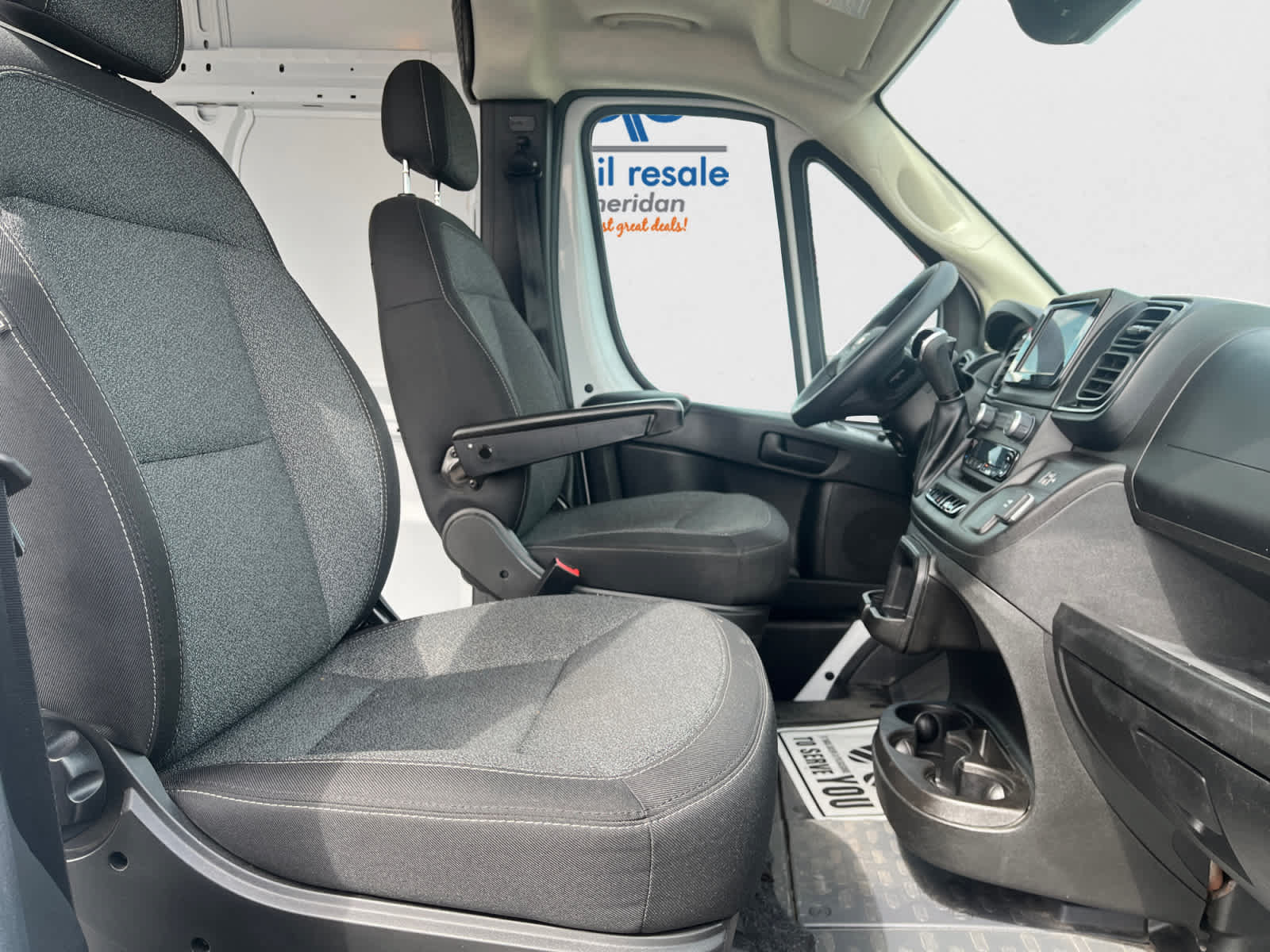 Used 2025 RAM ProMaster 2500 w/ Convenience Group FWD image 20
