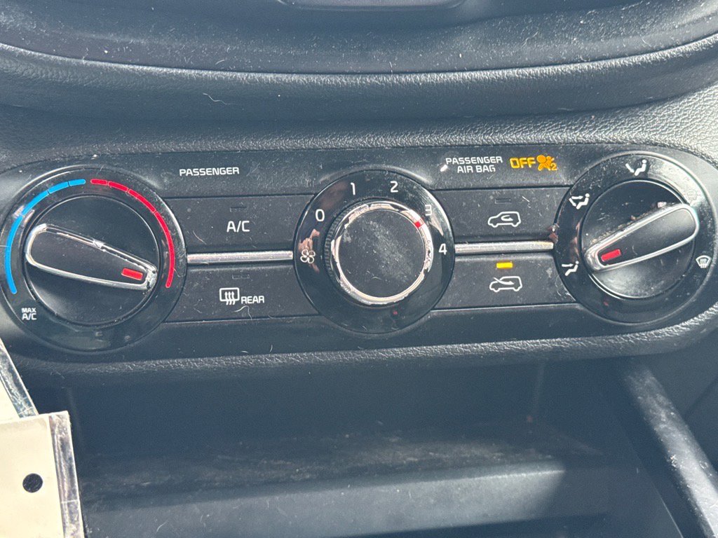 Used 2020 Kia Soul LX image 11