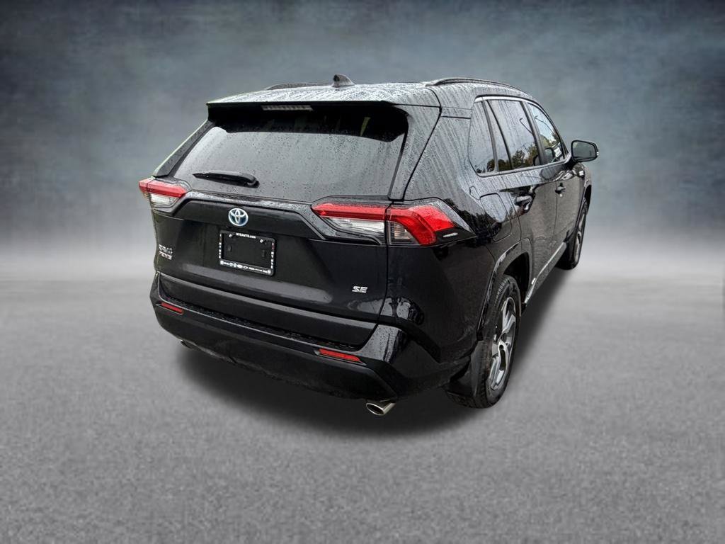 Used 2023 Toyota RAV4 SE w/ Weather & Moonroof Package AWD/4WD image 5