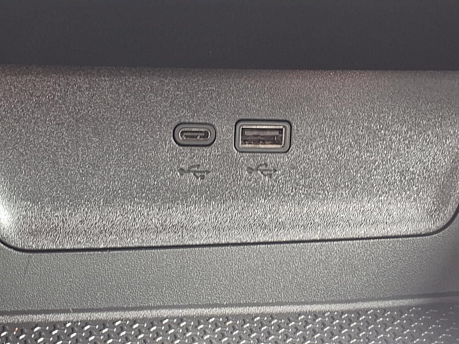 New 2026 Chevrolet Equinox LT w/ Convenience Package II FWD image 19