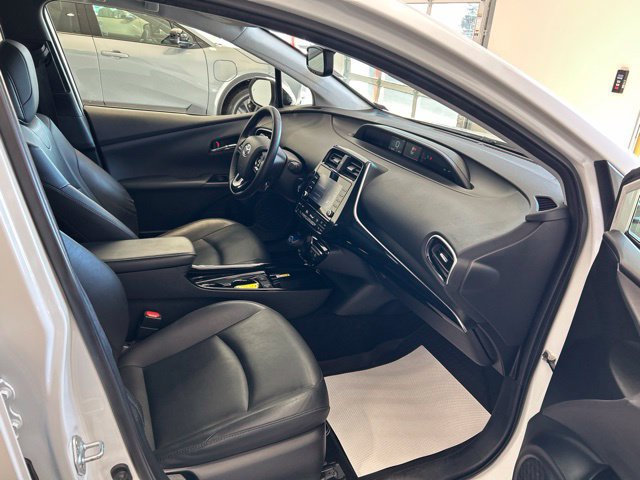 Used 2022 Toyota Prius XLE AWD/4WD image 9