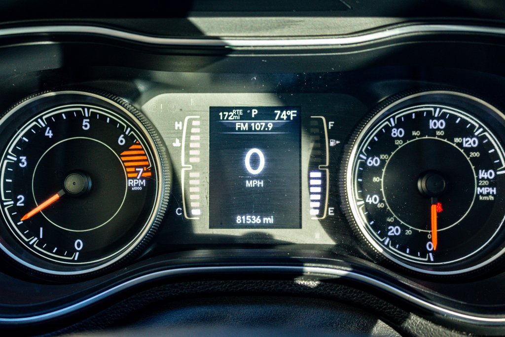 Used 2019 Jeep Cherokee Latitude Plus image 12