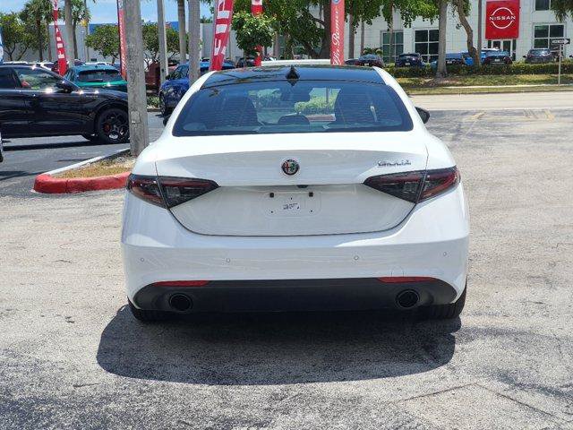 New 2024 Alfa Romeo Giulia Sprint RWD image 5