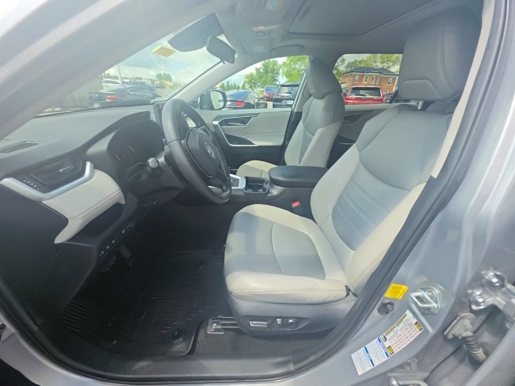 Used 2021 Toyota RAV4 XLE Premium AWD/4WD image 14