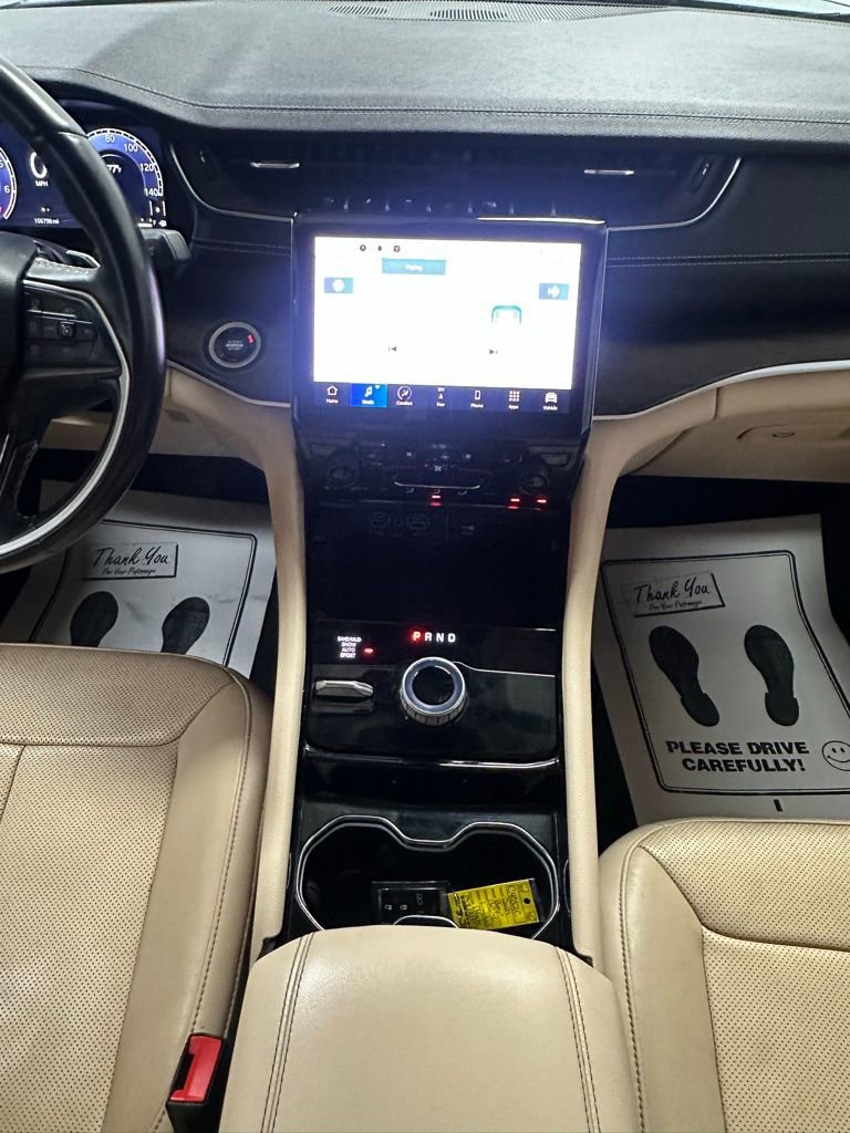 Used 2021 Jeep Grand Cherokee L Limited w/ Luxury Tech Group II image 16