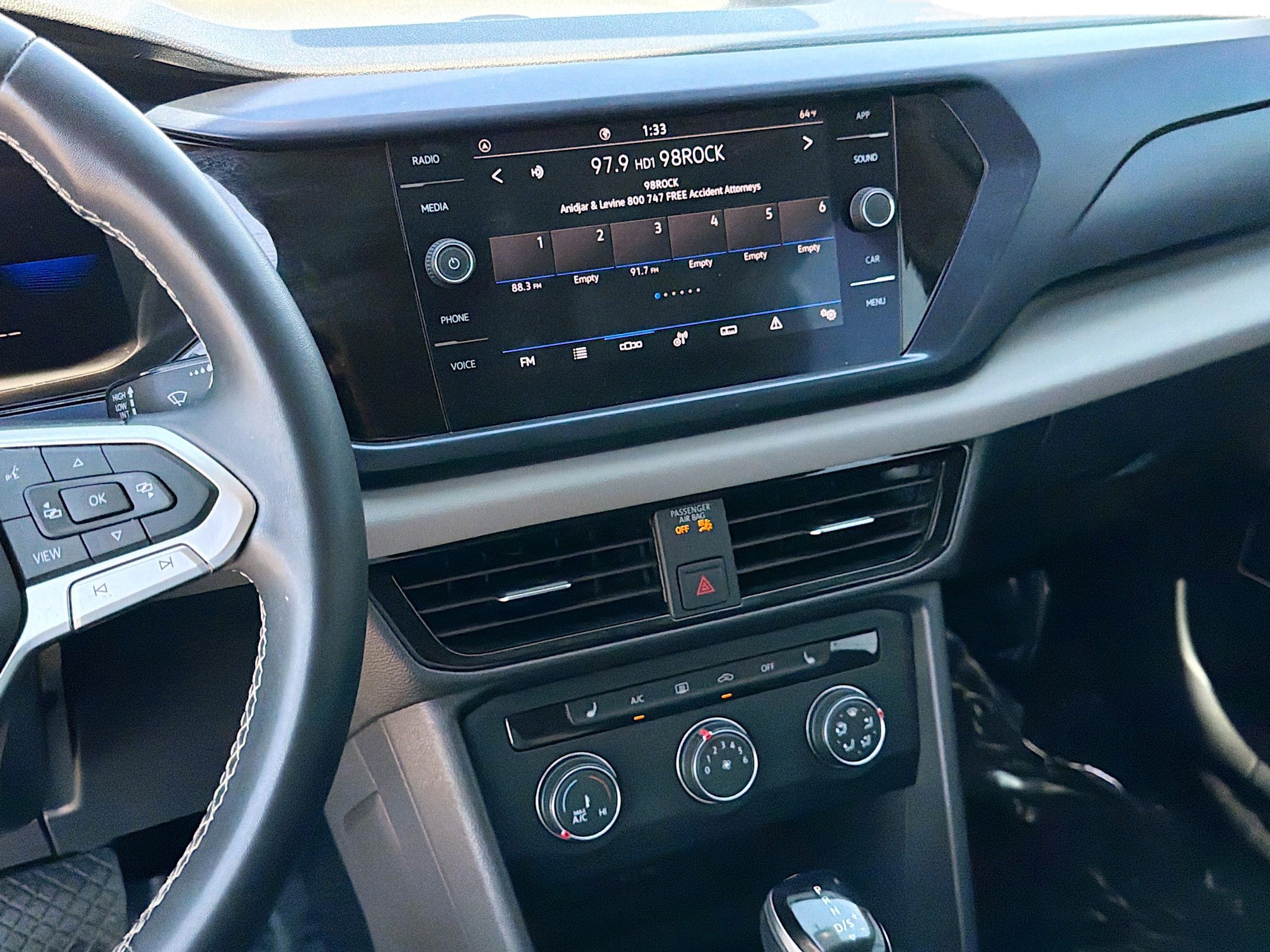 Used 2022 Volkswagen Taos SE image 25