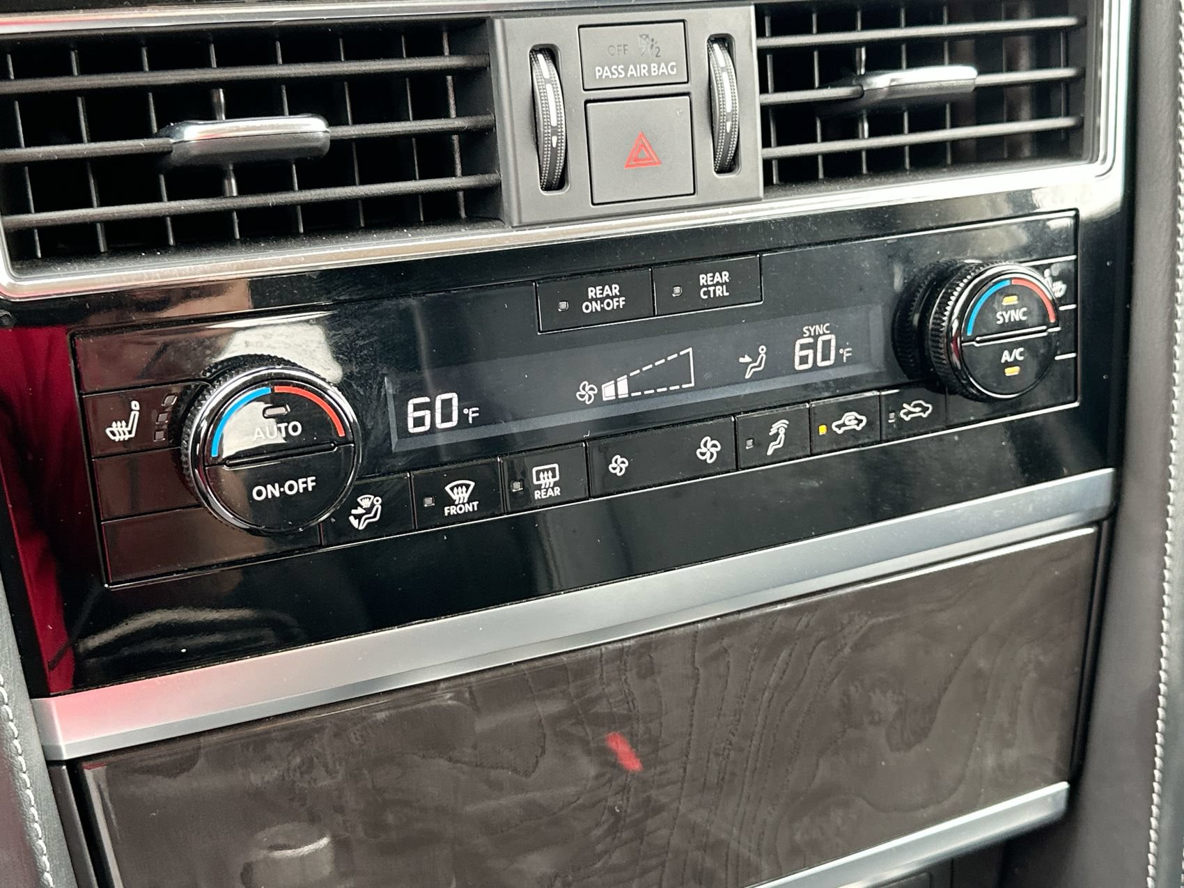 Used 2024 INFINITI QX80 Luxe RWD image 19