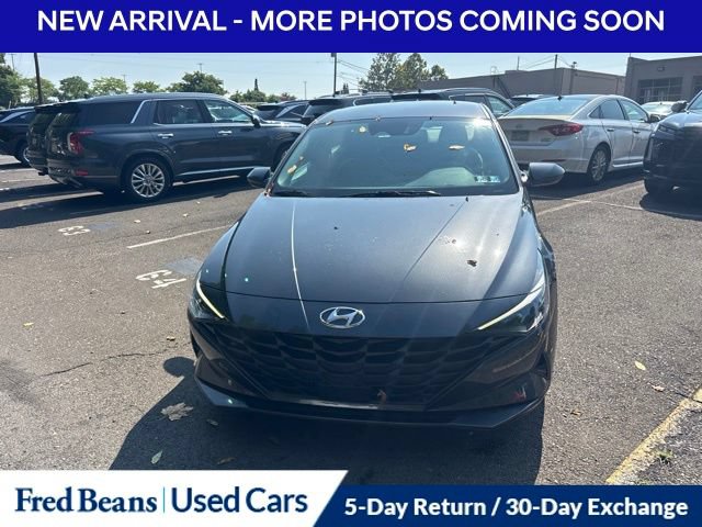 Used 2023 Hyundai Elantra SEL w/ Convenience Package FWD image 2
