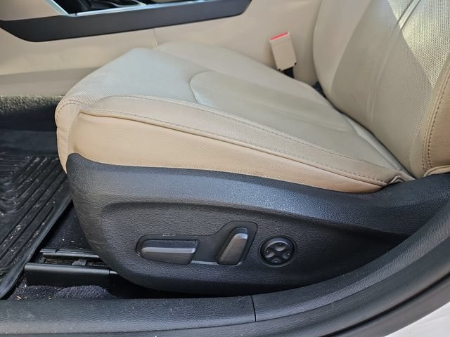 Used 2016 Hyundai Sonata Limited w/ Option Group 04 FWD image 16