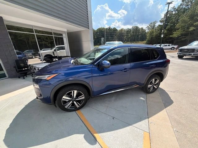 Used 2023 Nissan Rogue SL w/ SL Premium Package AWD/4WD image 2