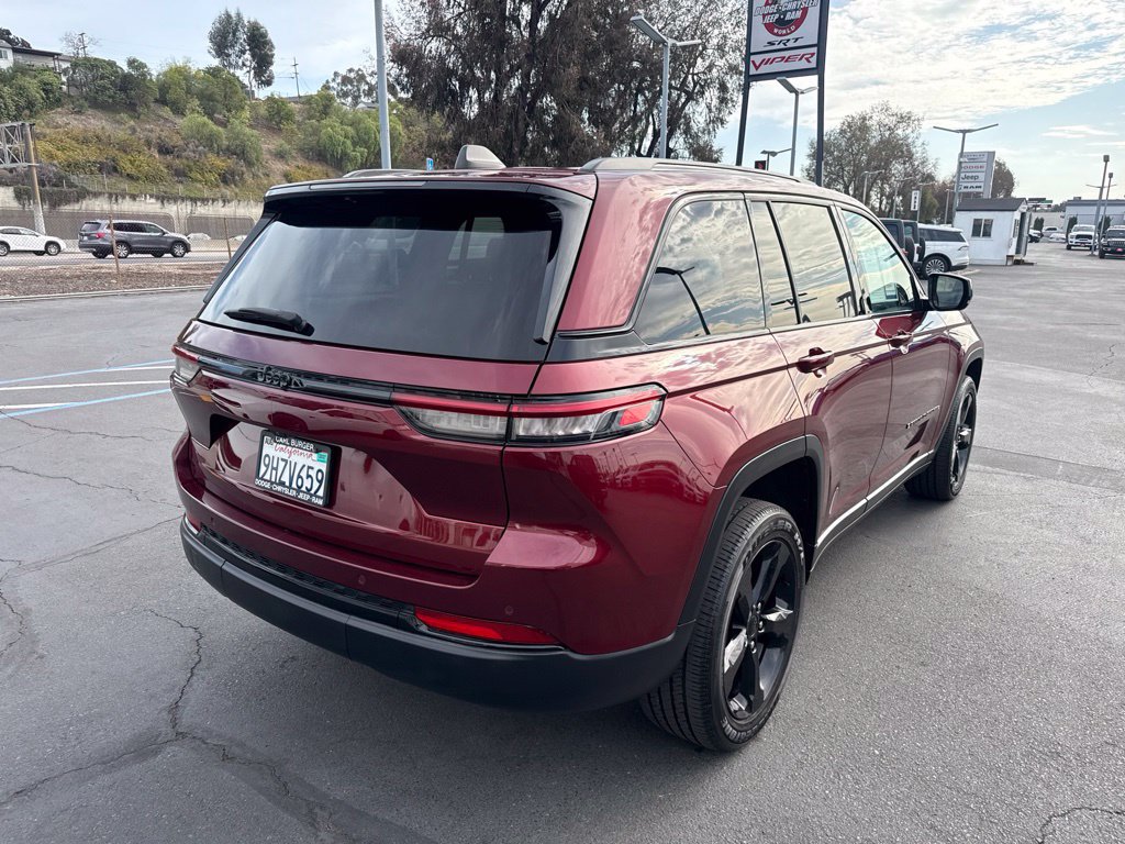 Certified 2023 Jeep Grand Cherokee Altitude RWD image 8