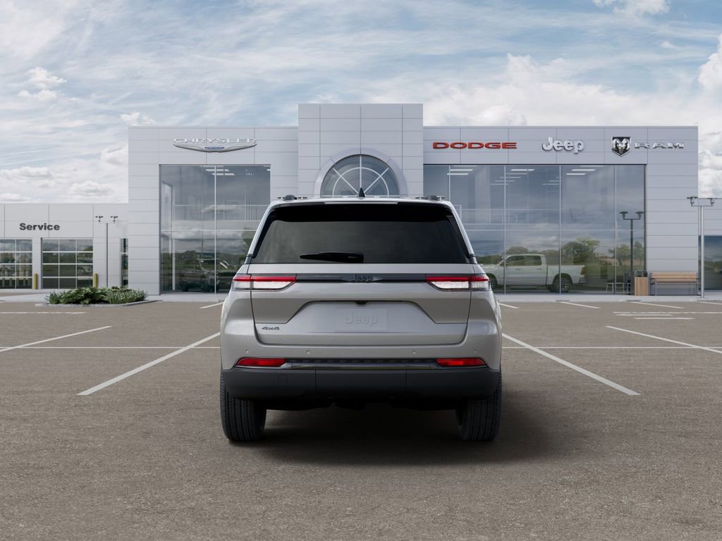 New 2025 Jeep Grand Cherokee Laredo image 7