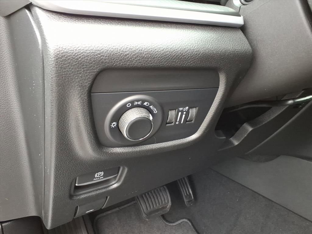 New 2025 Jeep Grand Cherokee L Altitude image 17