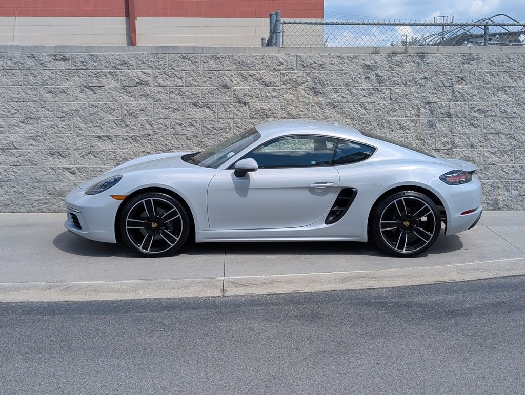 New 2025 Porsche 718 Cayman image 2