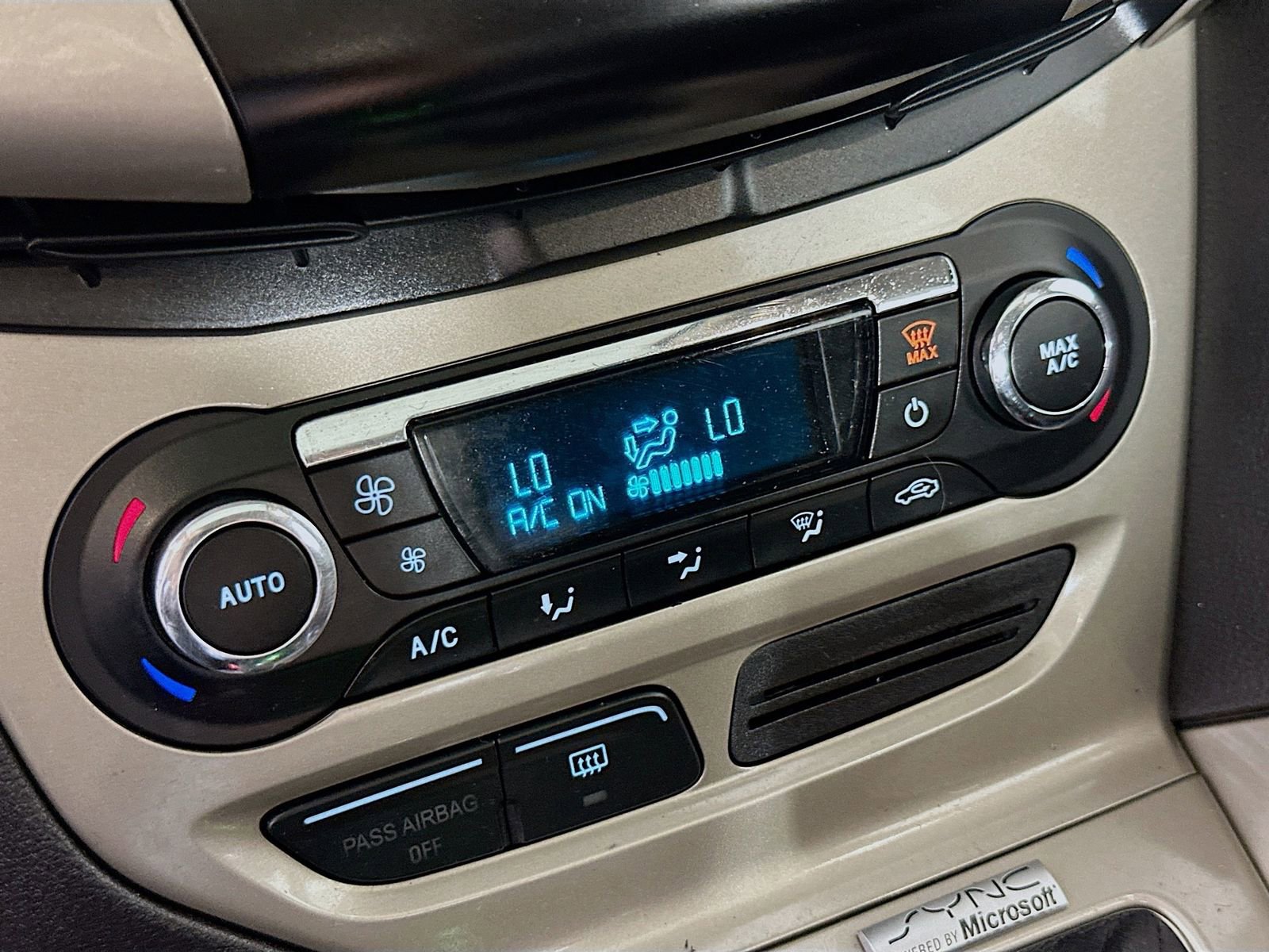Used 2012 Ford Focus SEL FWD image 15