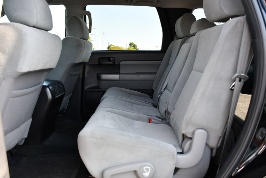 Used 2016 Toyota Sequoia SR5 AWD/4WD image 19