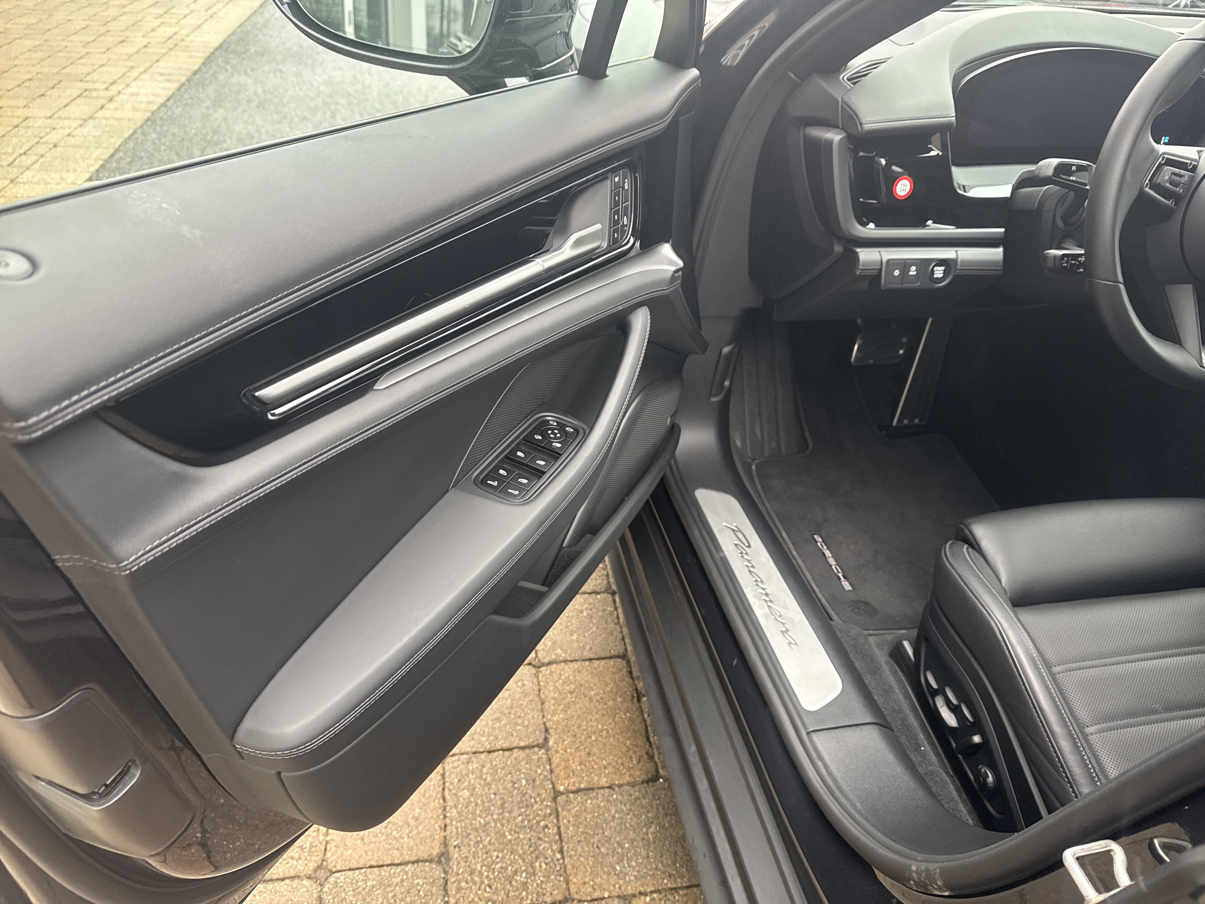 Used 2024 Porsche Panamera image 13