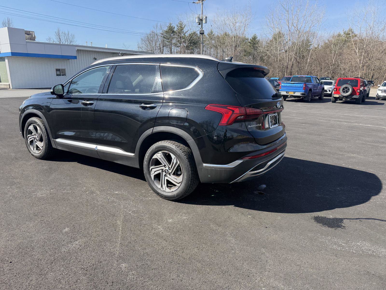 Used 2023 Hyundai Santa Fe SEL w/ Premium Package FWD image 4