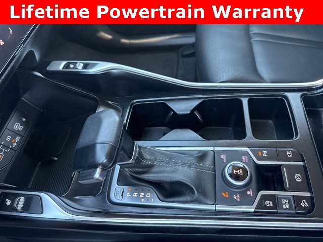 Used 2024 Kia Sorento S image 11