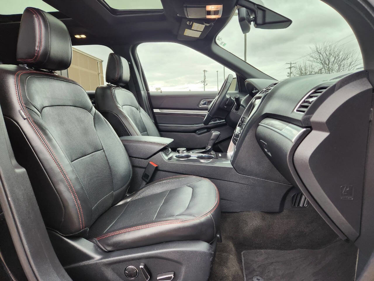 Used 2018 Ford Explorer Sport w/ Equipment Group 401A image 16