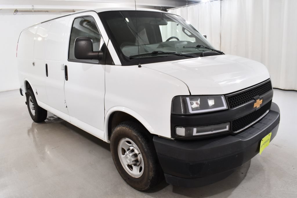Used 2018 Chevrolet Express 2500 w/ Driver Convenience Package RWD image 5