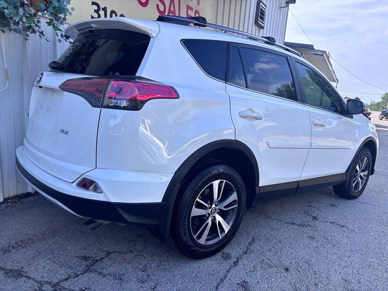 Used 2017 Toyota RAV4 XLE w/ Plus Special Value Package FWD image 3