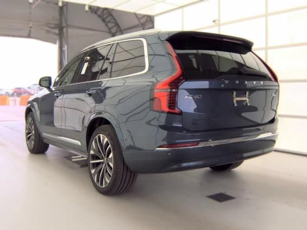 Used 2026 Volvo XC90 B6 Ultra AWD/4WD image 5