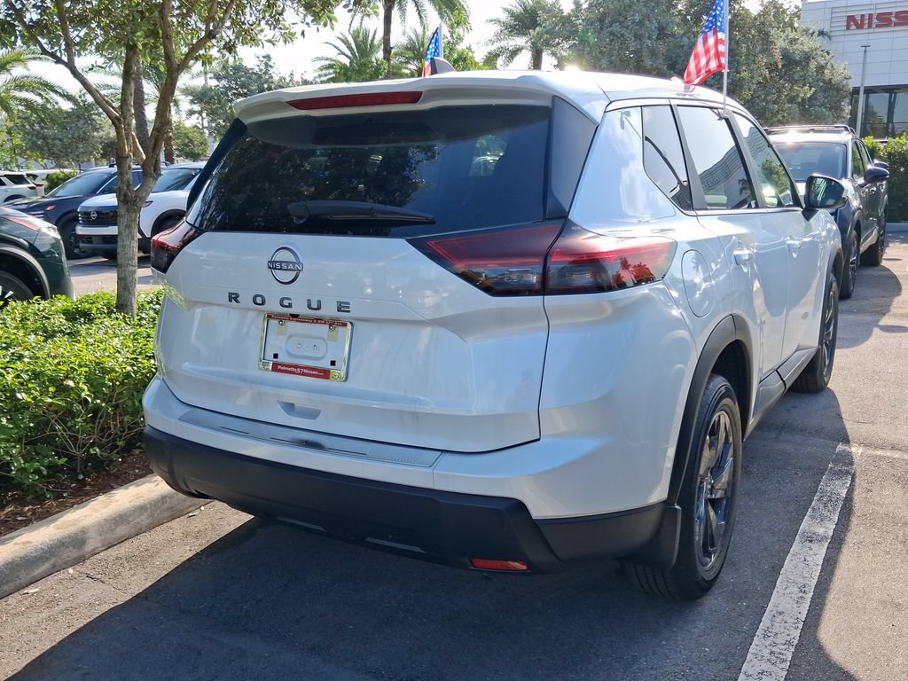 Certified 2026 Nissan Rogue SV FWD image 5