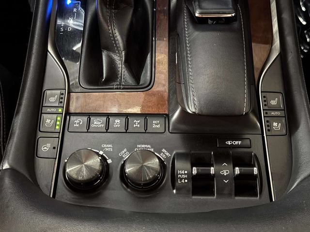 Used 2019 Lexus LX 570 4WD w/ Luxury Package image 19