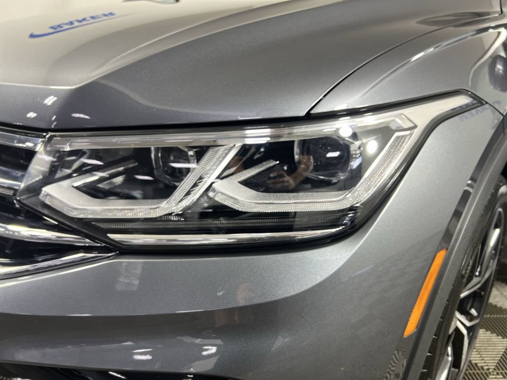 Used 2024 Volkswagen Tiguan SEL R-Line AWD/4WD image 36