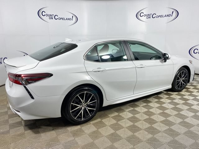 Used 2024 Toyota Camry SE FWD image 7