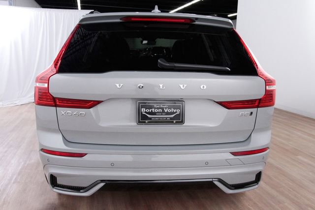 Used 2025 Volvo XC60 B5 Plus image 4