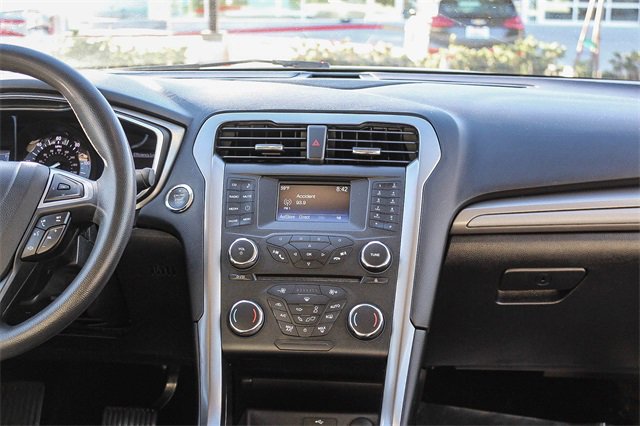 Used 2018 Ford Fusion S image 19