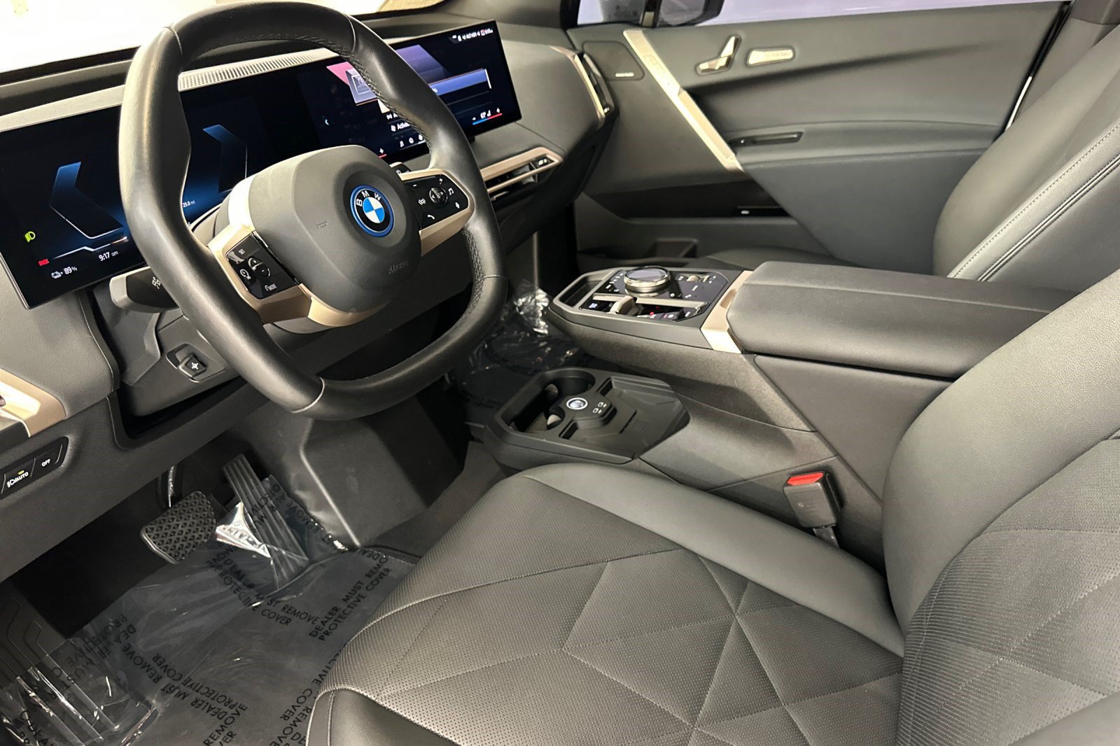 Certified 2024 BMW iX xDrive50 w/ Premium Package AWD/4WD image 4