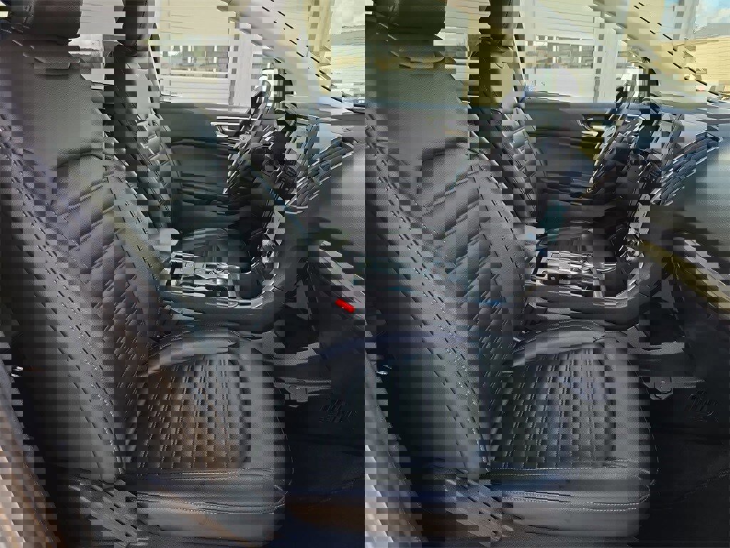 Used 2023 Ford Edge SEL image 10