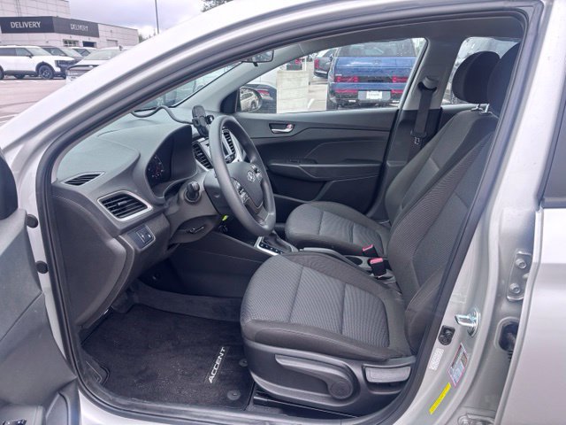 Used 2022 Hyundai Accent SE FWD image 12