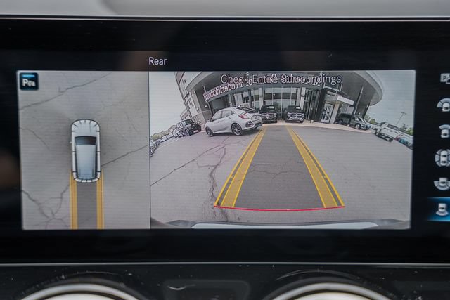 Used 2022 Mercedes-Benz GLB 250 4MATIC image 41