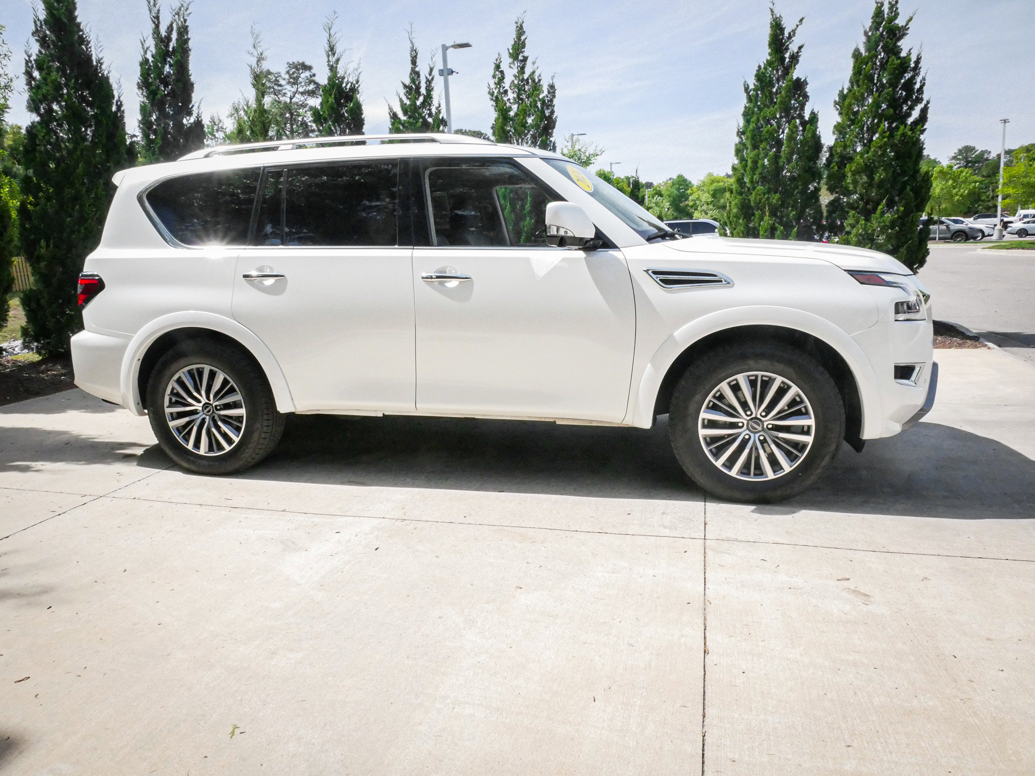 Used 2024 Nissan Armada SL w/ Captain's Chairs Package image 11