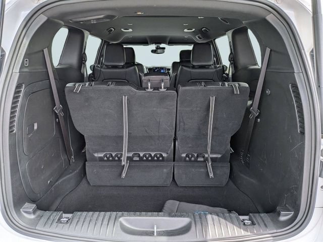 Used 2024 Chrysler Pacifica Limited FWD image 12