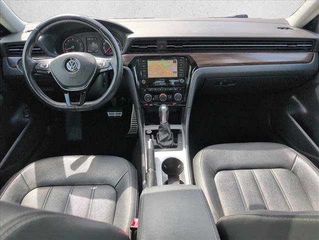 Used 2020 Volkswagen Passat 2.0T SEL FWD image 28