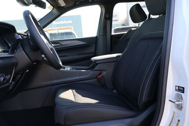 New 2026 Jeep Grand Cherokee Laredo X image 9