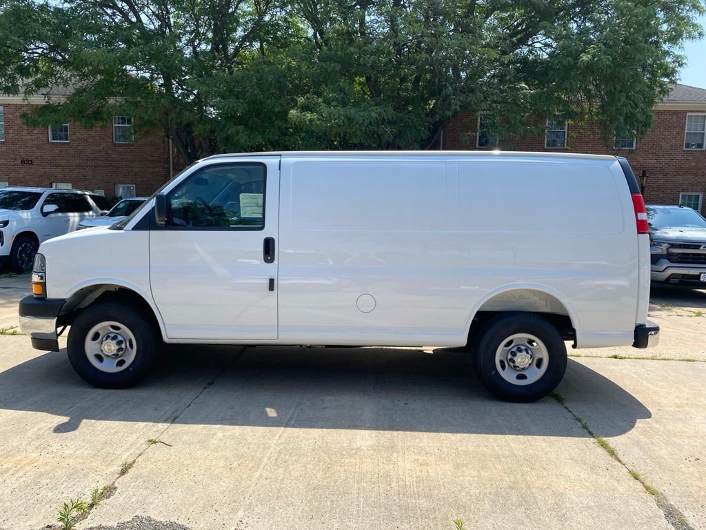 New 2026 Chevrolet Express 2500 w/ Driver Convenience Package RWD image 7