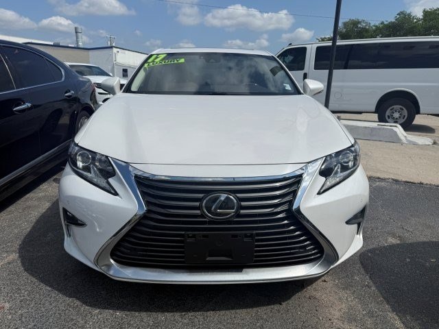 Used 2017 Lexus ES 350 w/ Navigation System Package image 2