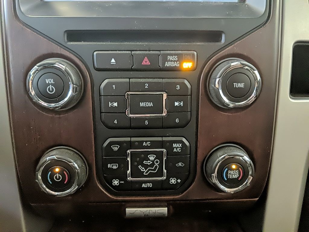 Used 2014 Ford F150 King Ranch w/ King Ranch Luxury Package image 21