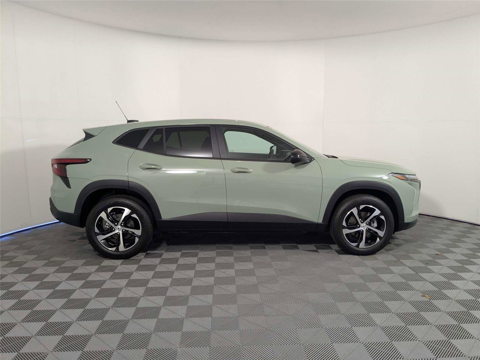 Used 2024 Chevrolet Trax RS w/ Driver Confidence Package image 5