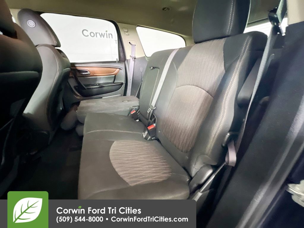 Used 2015 Chevrolet Traverse LT w/ Style and Technology Package image 28